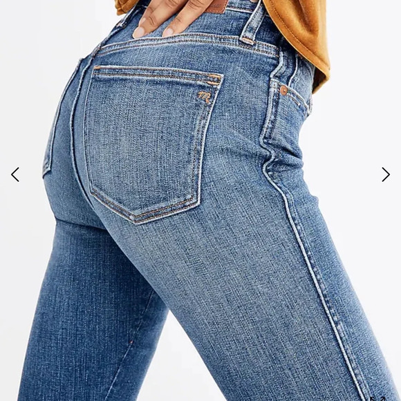 Madewell Petite 9" Mid-Rise Skinny Jeans in York Wash - Picture 2 of 9